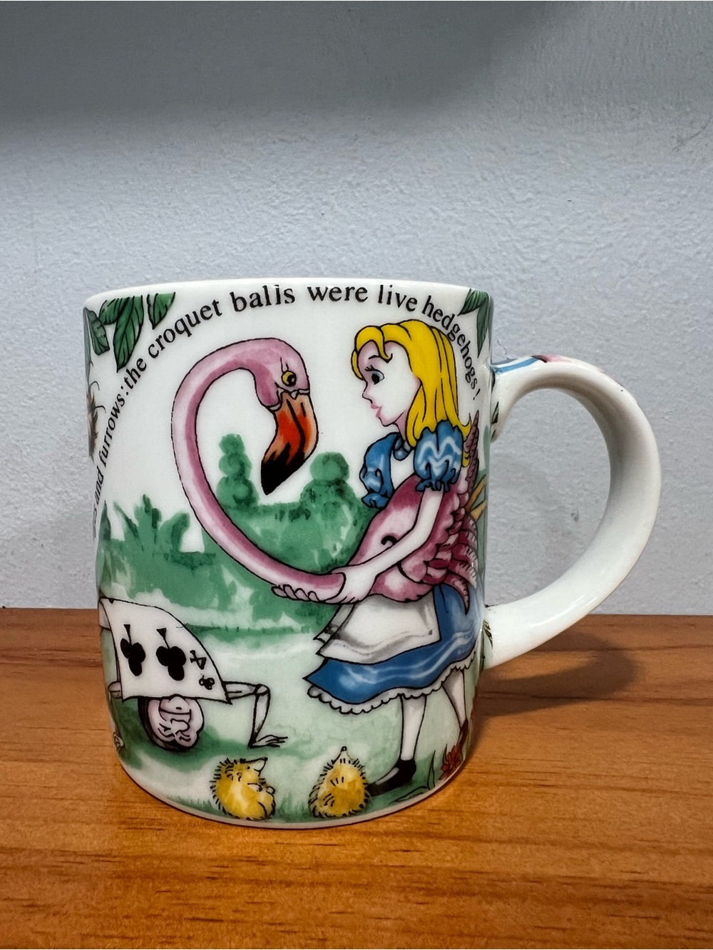 ALICE IN WONDERLAND Coffee Mug Cafe By Paul Cardew England 2010 Cheshire Cat